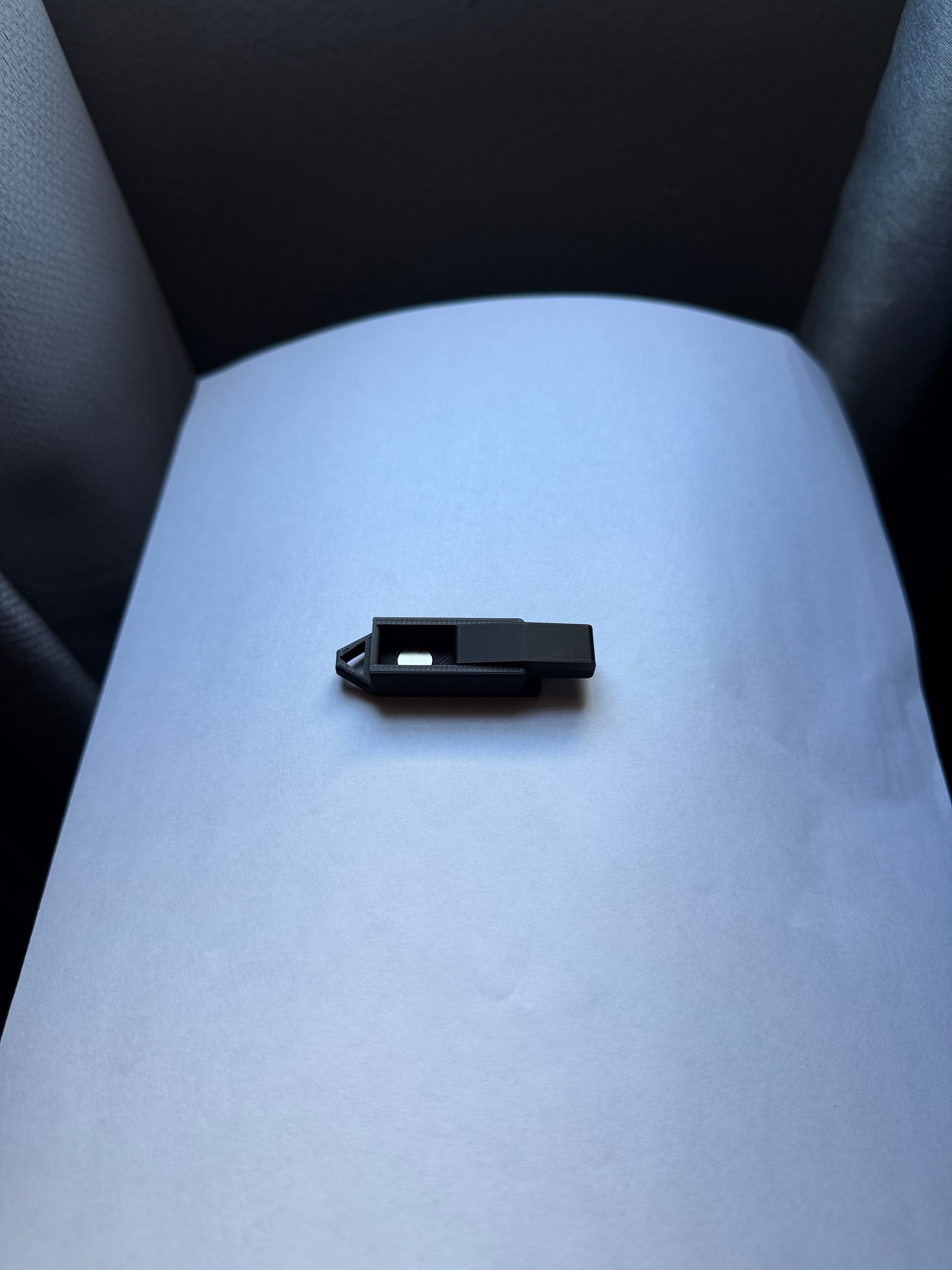 HOLDIT | Magnetic Cable Clip Black